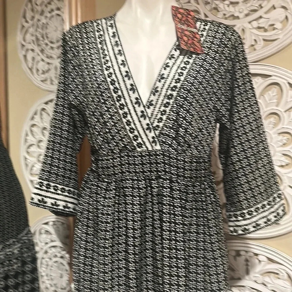 Women's Black and White Dress - Picture 3 of 9